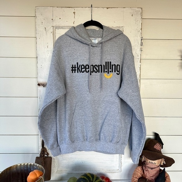 PORT & COMPANY, ADULT UNISEX, CORE FLEECE, PULLOVER HOODIE. GREY COLOR. SIZE M - Picture 1 of 5